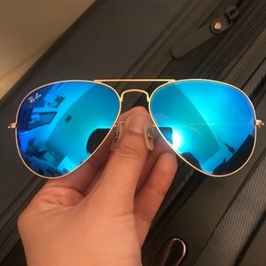 Ray-Ban Aviator sunglasses. 100% Authentic